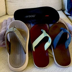 4 pairs of flip flops bundle-o-rama